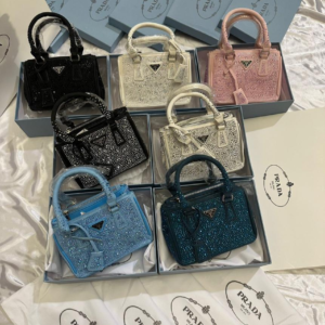 شنطة برادا كريستال